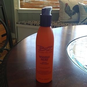 Noodle Head Curl boosting glaze